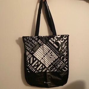medium lululemon bag